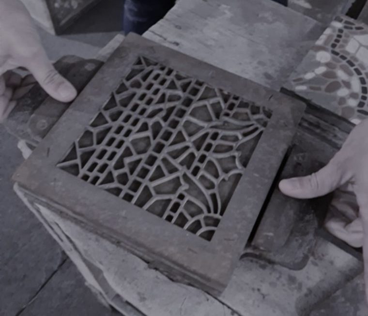 Mold for cement tiles - Museum Impermo
