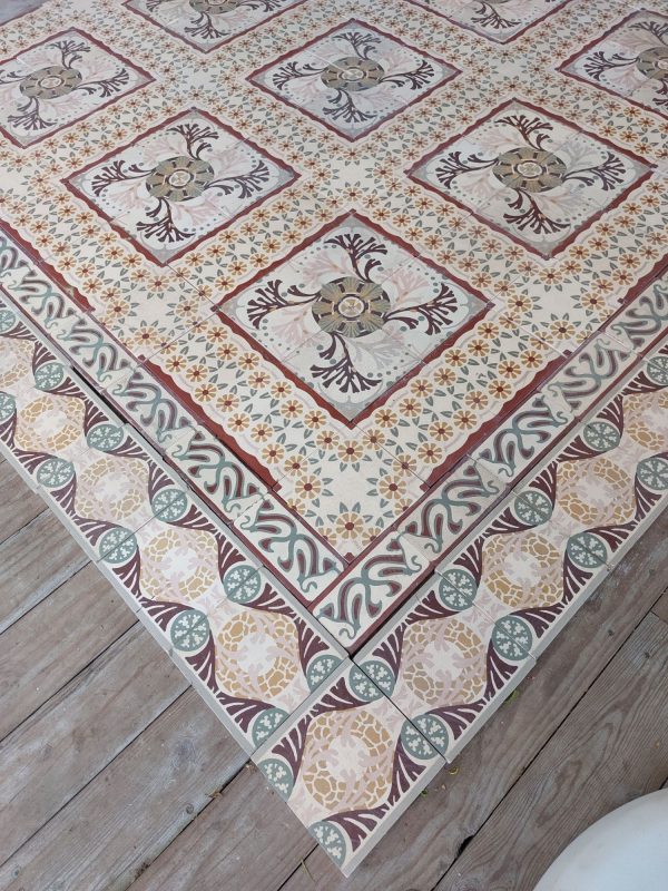 Zeer zeldzame antieke keramische art-nouveau vloer met originele dubbele boorden ca 1910