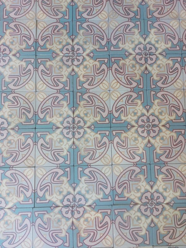 Zeldzame antieke vloertegels met Art-Nouveau patroon