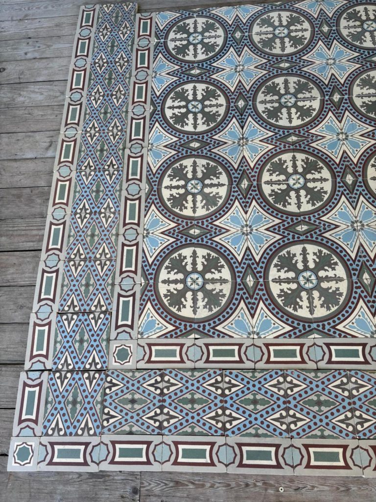 Belgian Art-Nouveau floor with triple border