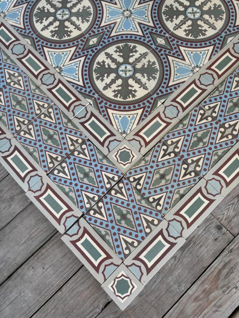 Belgian Art-Nouveau floor with triple border