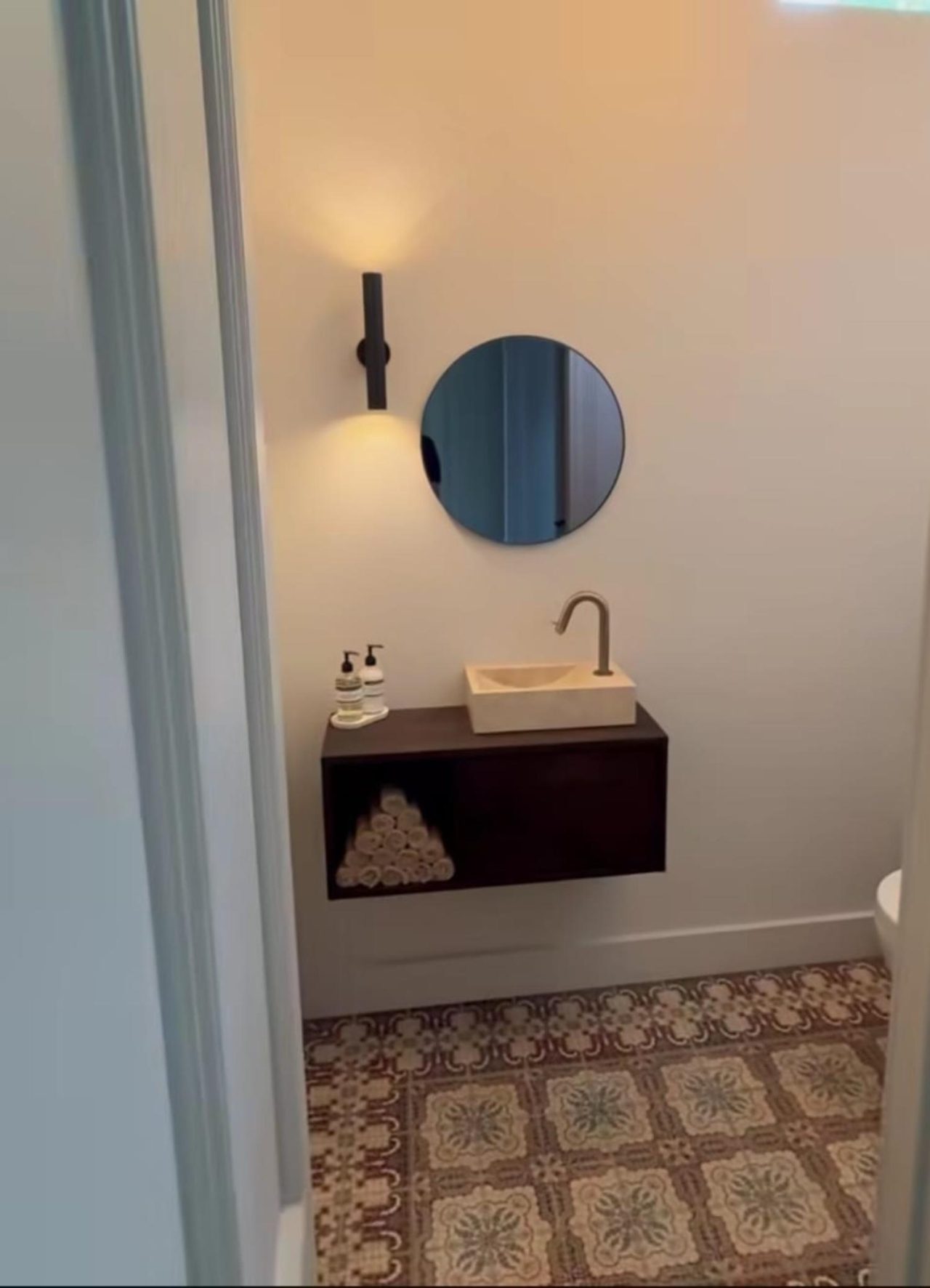 Antique tiles - Toilet